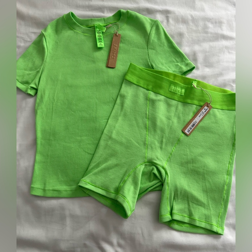 NWT Skims Ribbed Neon Green Boxer & T-Shirt Set